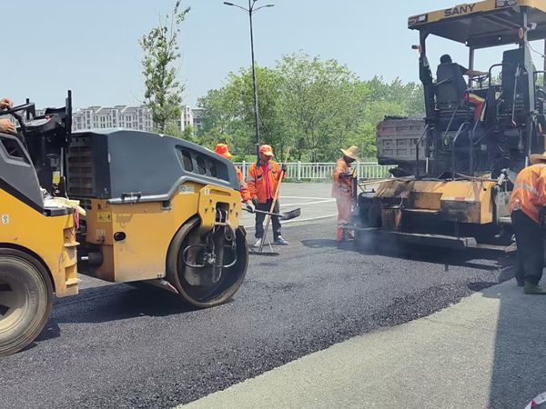 道路的鋪設和施工