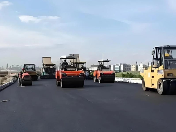 改性瀝青道路施工
