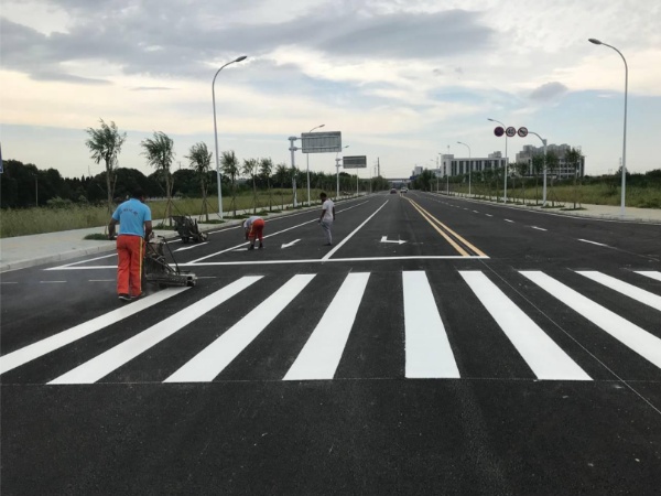 夜間道路劃線施工噪音太大擾民怎么辦,這事兒到底該怎么破?