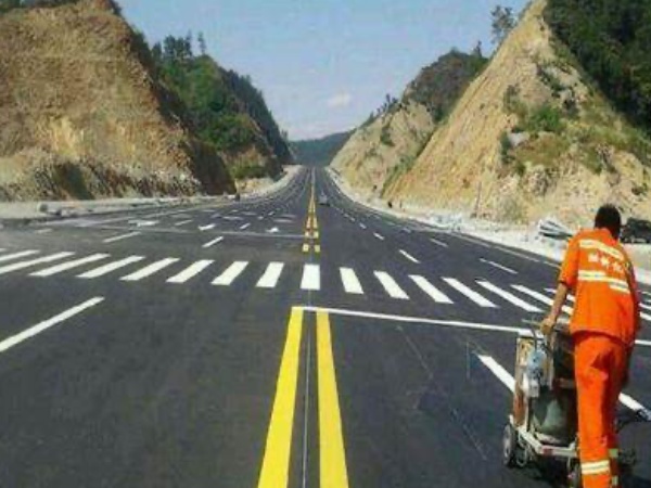 夜間道路劃線施工噪音太大擾民怎么辦 杭州道路劃線.jpg